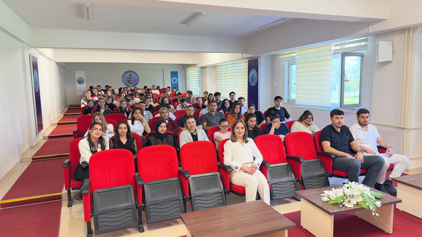 Afyon Kocatepe Üniversitesi (AKÜ) Sandıklı Meslek Yüksekokulu (MYO) tarafından öğrencilere