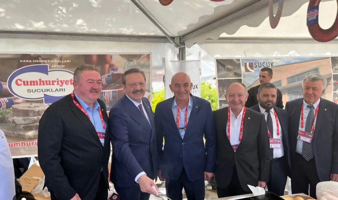 Hisarcıklıoğlu, Afyonkarahisar Ticaret Borsası Standını ziyaret etti.