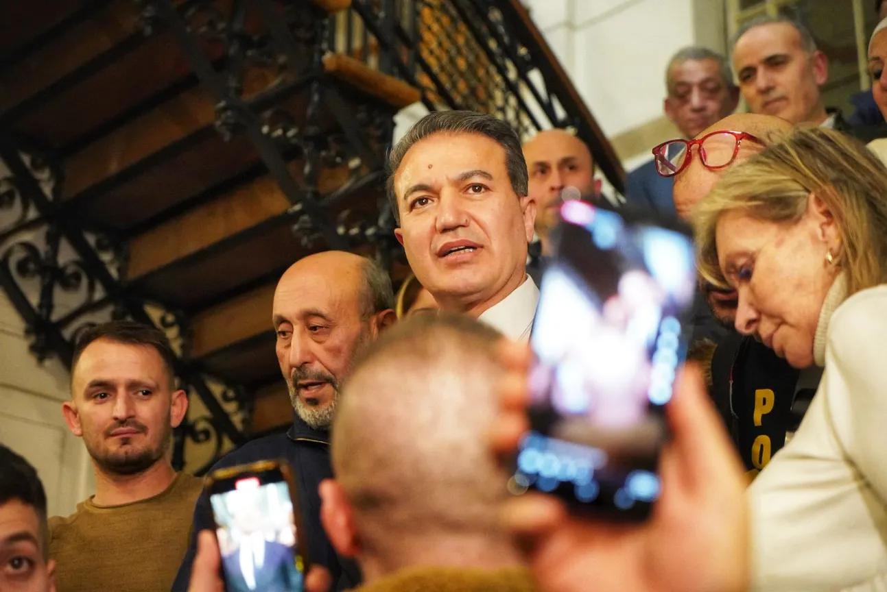 Brüksel hükümeti, “eksiklikler ve yasa dışı uygulamalar” nedeniyle Sint-Joost-ten-Node belediyesini