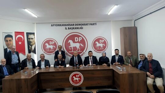 Demokrat Parti Afyonkarahisar İl Başkanlığı’nda Kurban Bayramı dolayısıyla düzenlenen bayramlaşma
