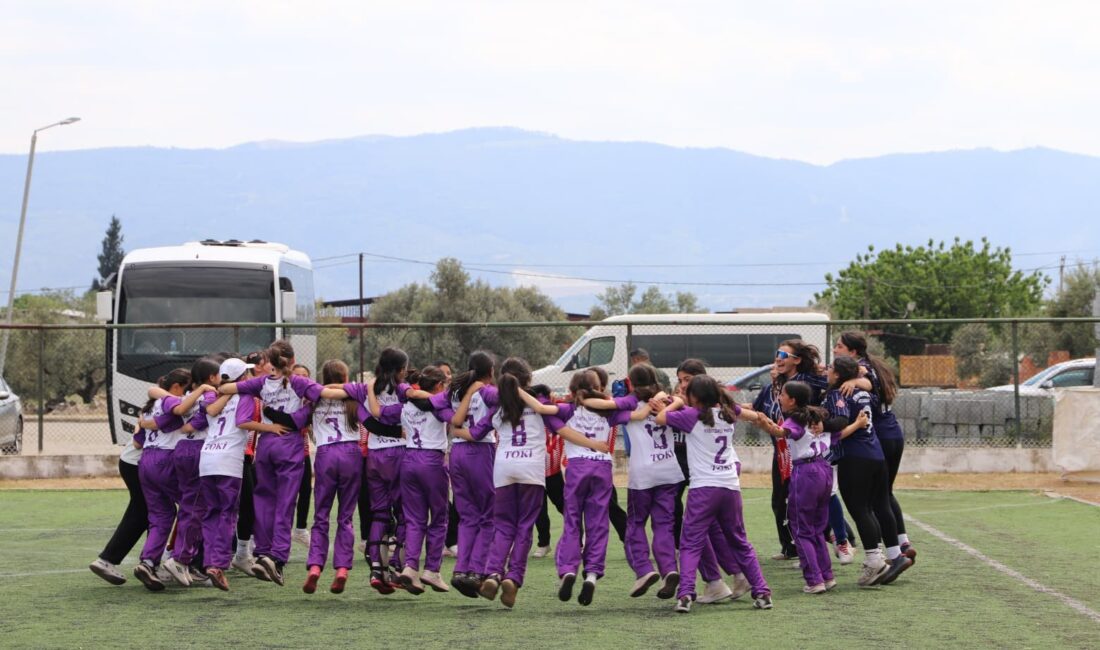 Aydın'ın Köşk ilçesinde düzenlenen Softbol Küçükler-Yıldızlar (Kız) Türkiye Birinciliği, Türkiye