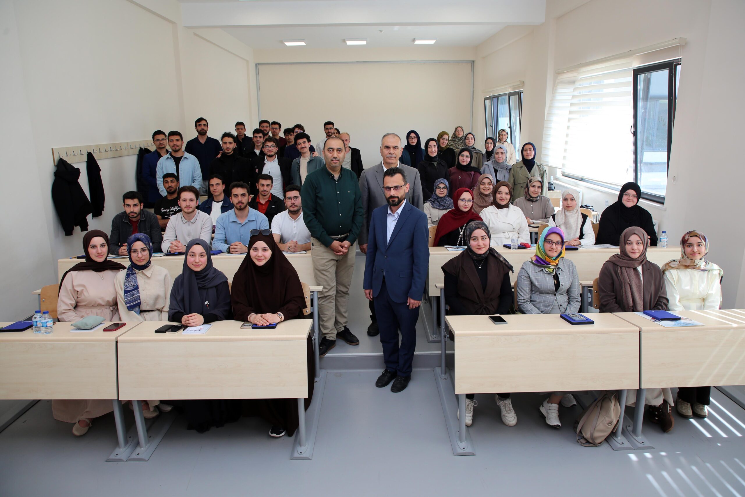 Afyon Kocatepe Üniversitesi (AKÜ) Rektör Yardımcısı Prof. Dr. Şuayıp Özdemir,
