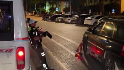 Adana'da trafik uygulamasında "Anksiyetem tuttu" diyerek polisin "Dur" ihtarına uymayan