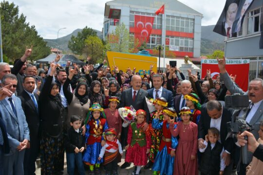 Tatarlı’daki Hıdırellez Bahar Şenlikleri’ne katılan Milliyetçi Hareket Partisi Afyonkarahisar Milletvekili