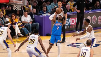 Amerikan Basketbol Ligi (NBA) play-off'larında Oklahoma City Thunder, deplasmanda Los