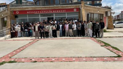 Afyonkarahisar İl Müftülüğü Diyanet Gençlik Merkezi, bayramda memleketlerine gidemeyen uluslararası