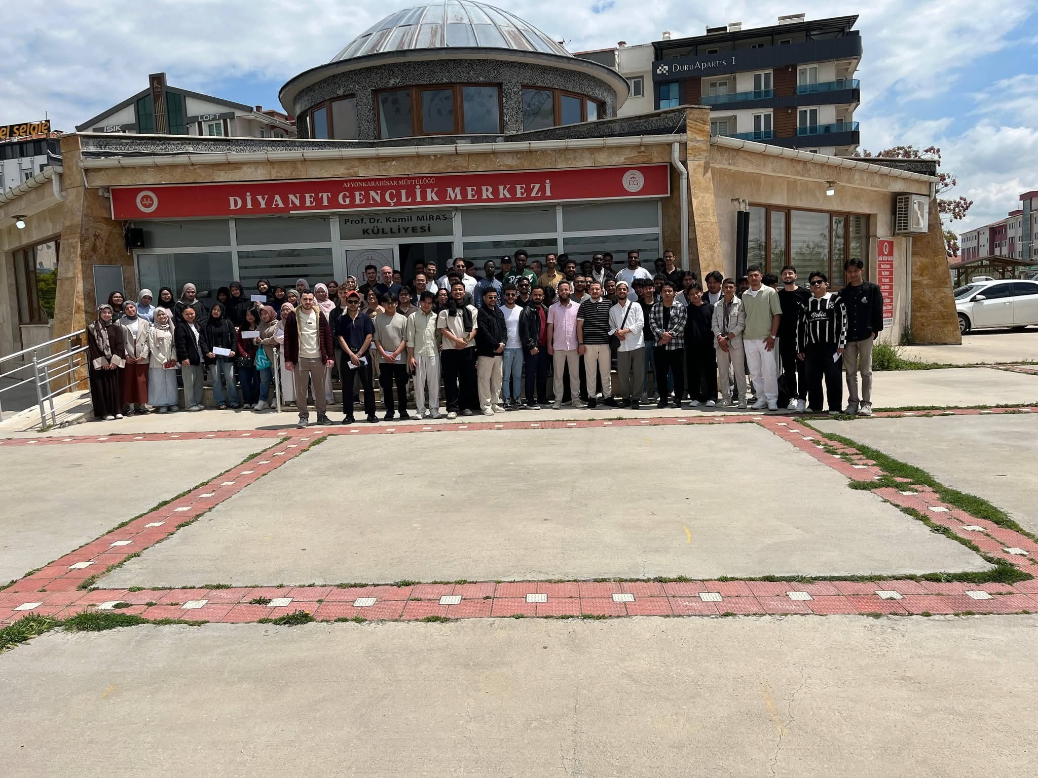 Afyonkarahisar İl Müftülüğü Diyanet Gençlik Merkezi, bayramda memleketlerine gidemeyen uluslararası