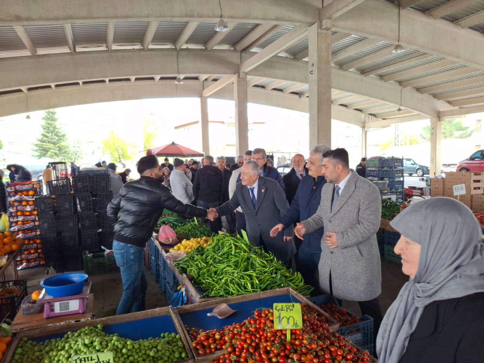 Cumhuriyet Halk Partisi Afyonkarahisar teşkilatı, tam kadro sahaya inerek Ataköy