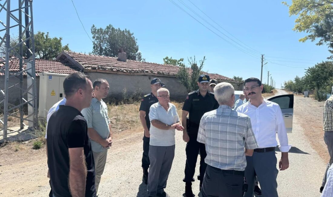 Afyonkarahisar’ın Emirdağ ilçesinde görev yapan merkez, belde ve köy muhtarları,