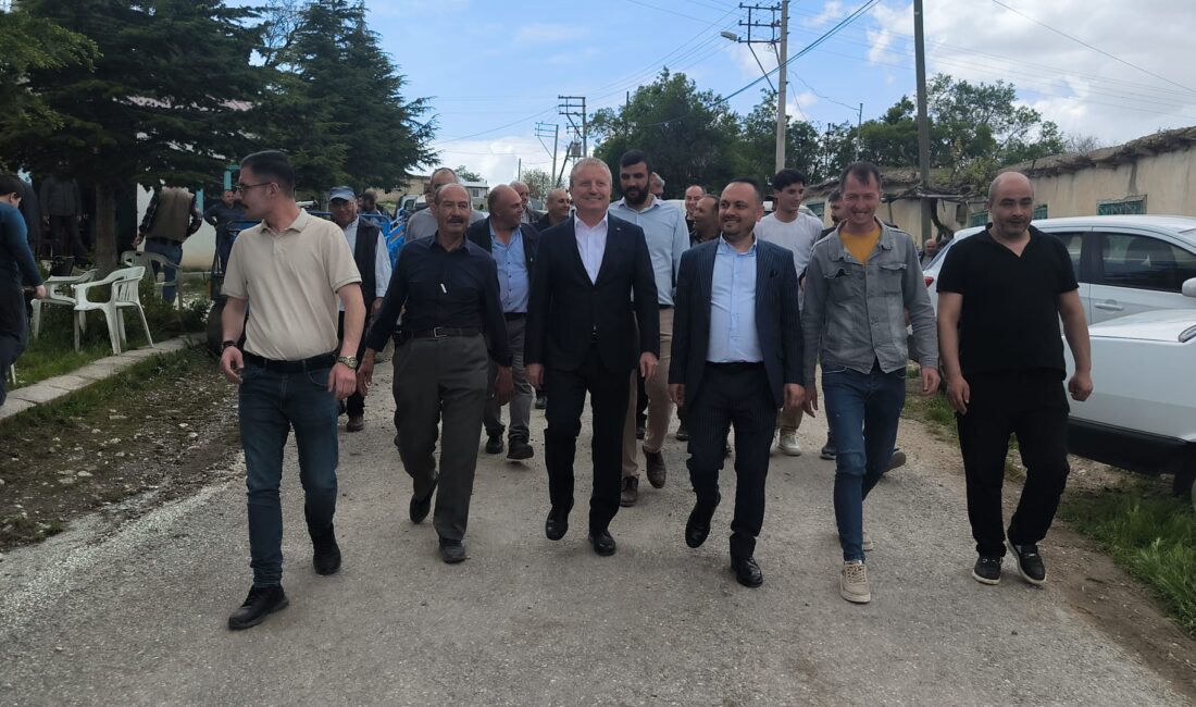 Afyonkarahisar’ın Çay ilçesine bağlı Devederesi Köyü’nde düzenlenen geleneksel Hıdırellez Şenlikleri,