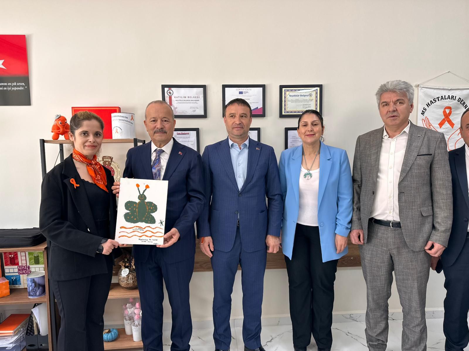 Anneler Günü ve Engelliler Haftası dolayısıyla Afyonkarahisar’da faaliyet gösteren engelli
