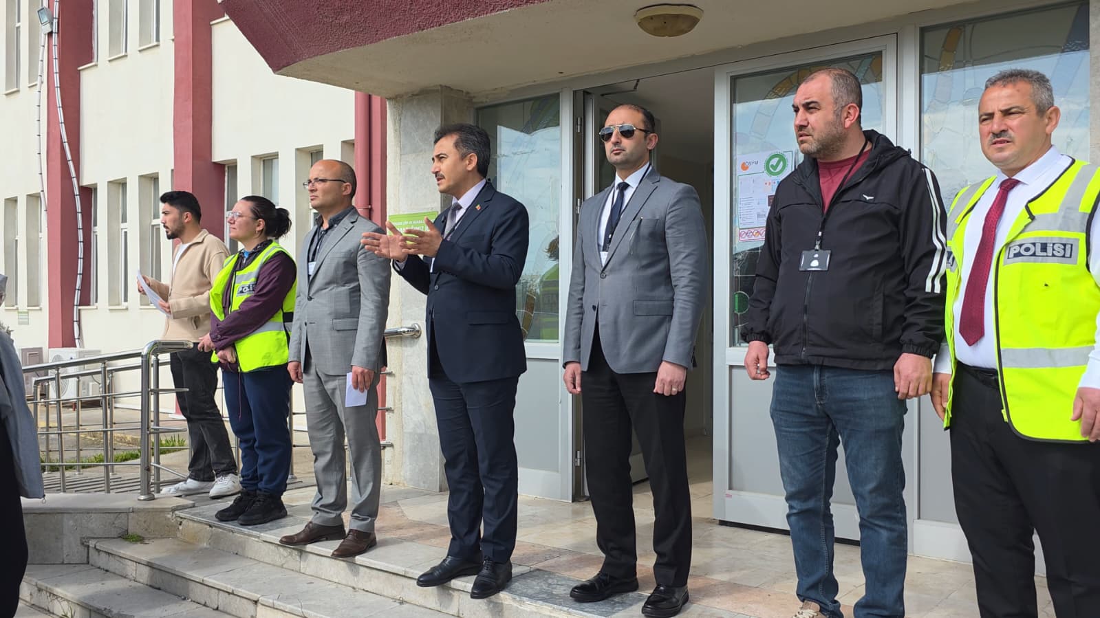 Afyonkarahisar genelinde sınavlara hazırlanan öğrencilerin akademik gelişimlerini desteklemek amacıyla Bolvadin,