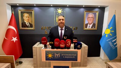 İyi Parti Afyonkarahisar İl Başkanlığı’nda düzenlenen haftalık basın toplantısı, anlamlı