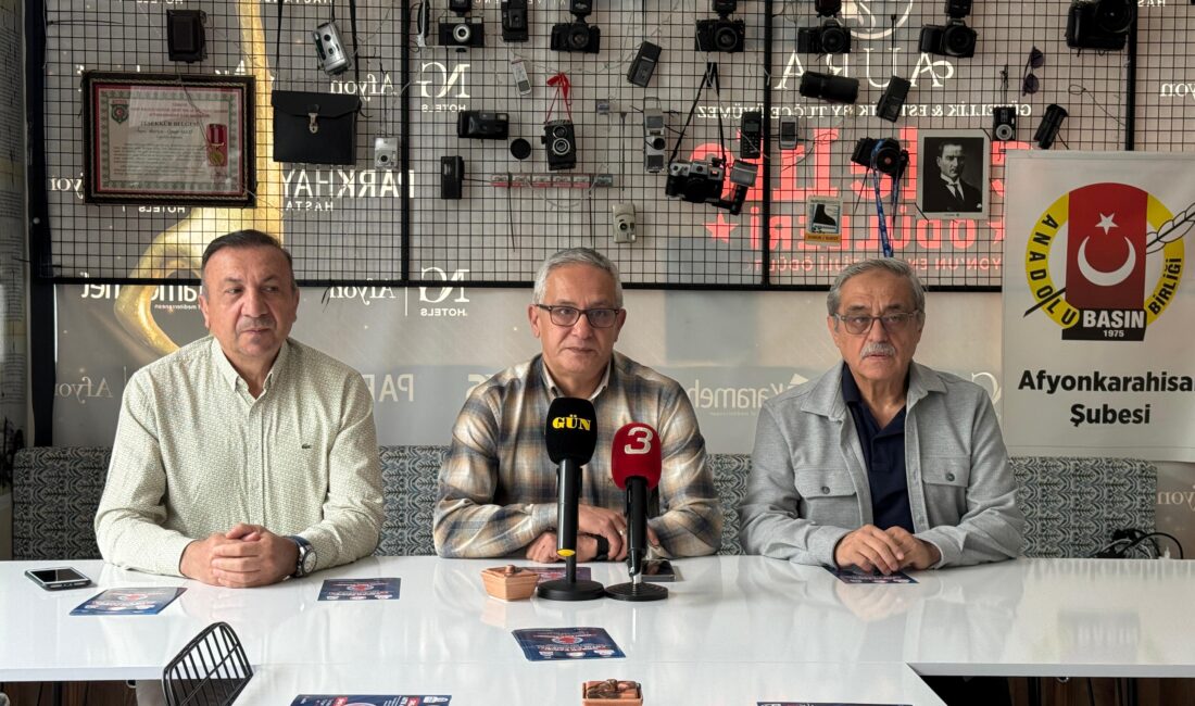 Afyonkarahisar Diyaliz Hastaları Derneği (AFDİDER), kentteki bir kafede yerel basın