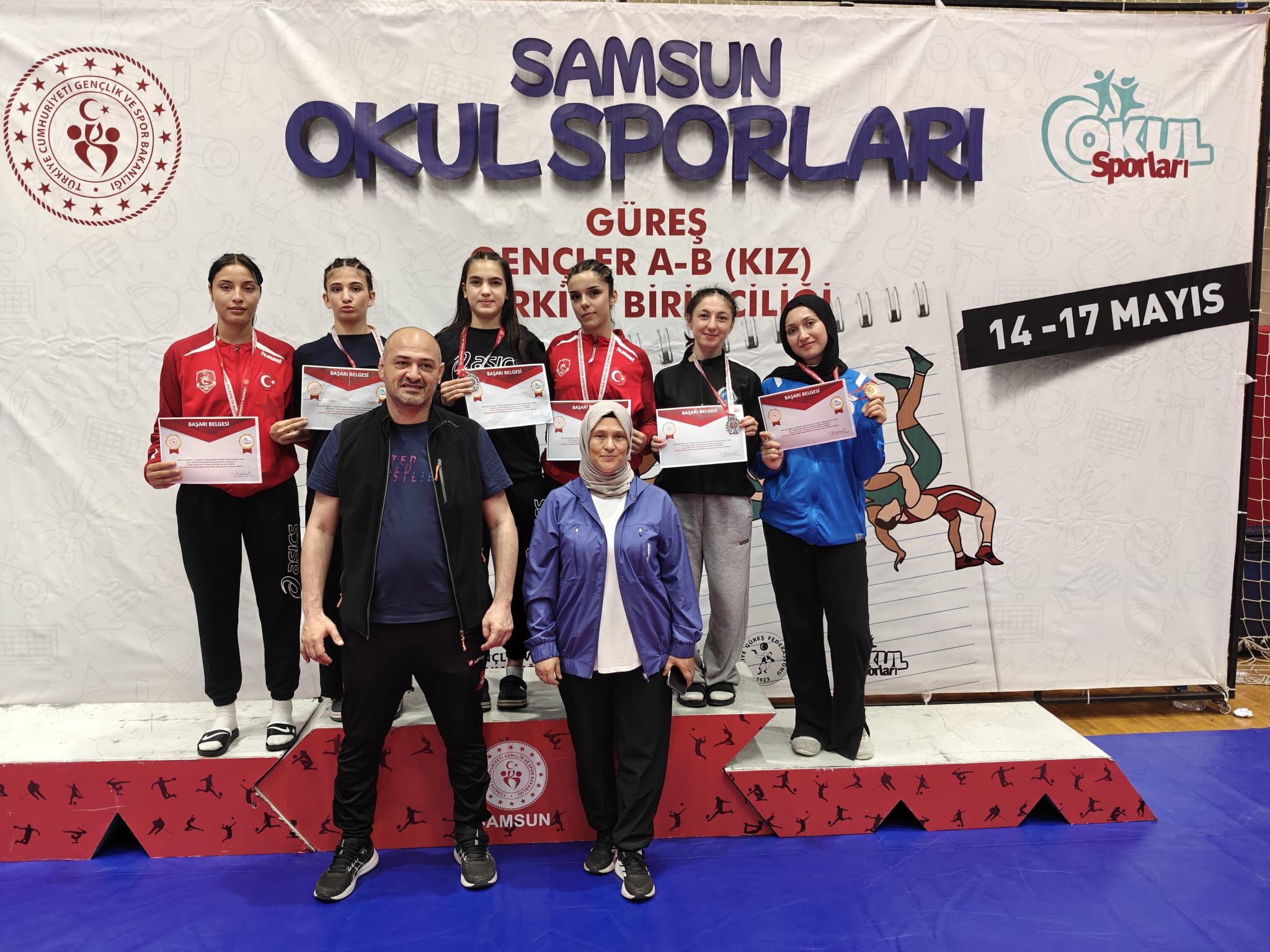 Samsun’da düzenlenen Okul Sporları genç kızlar güreş Türkiye şampiyonasında Afyonkarahisarlı