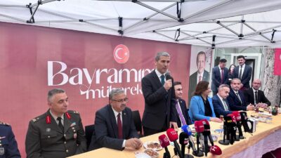 Afyonkarahisar protokolü geleneksel bayramlaşma programında bir araya geldi.