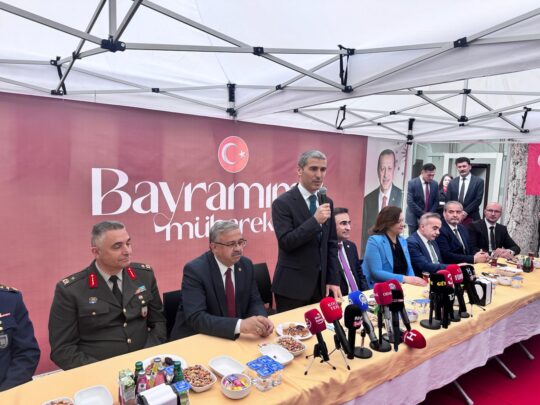 Afyonkarahisar protokolü geleneksel bayramlaşma programında bir araya geldi.
