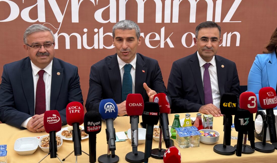  Afyonkarahisar Valisi Dr. Naci Aktaş, huzurlu bir bayram geçirilmesi için
