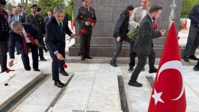 Bayramlaşma programının ardından hava şehitliği ziyaret edildi.