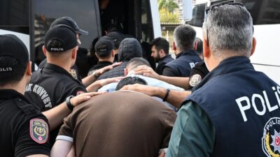 Antalya merkezli yürütülen yasa dışı bahis soruşturması kapsamında, 20 ildeki