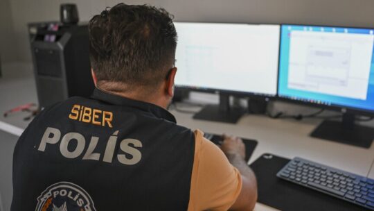 İstanbul merkezli 35 ilde düzenlenen operasyonda, yapay zeka destekli programlar