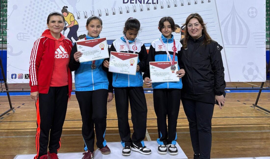 Denizli’de düzenlenen Okul Sporları Floor Curling Küçük Kızlar Bölge Müsabakaları’nda