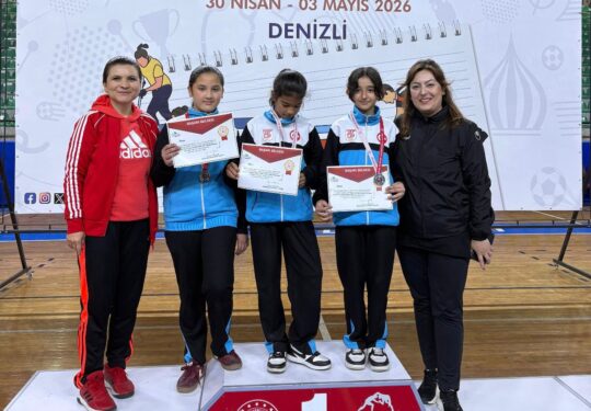 Denizli’de düzenlenen Okul Sporları Floor Curling Küçük Kızlar Bölge Müsabakaları’nda