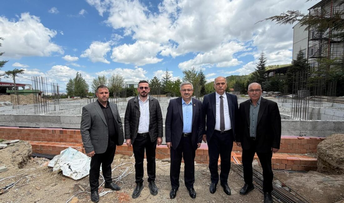 AK Parti Afyonkarahisar Milletvekili İbrahim Yurdunuseven, Erkmen beldesinde gerçekleştirdiği ziyaret
