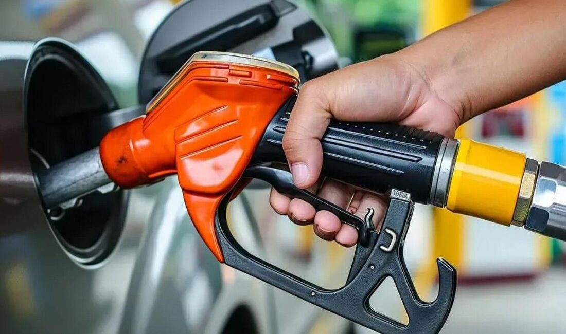 Küresel piyasalarda yaşanan hareketlilik ve enerji maliyetlerindeki düşüş, akaryakıt fiyatlarında