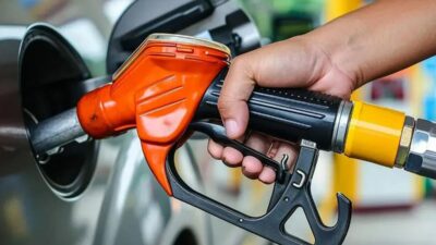 Küresel piyasalarda yaşanan hareketlilik ve enerji maliyetlerindeki düşüş, akaryakıt fiyatlarında