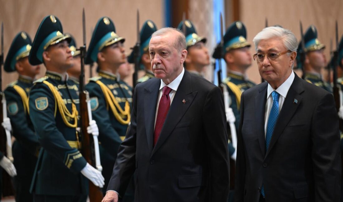 Cumhurbaşkanı Recep Tayyip Erdoğan, resmi temaslarda bulunmak üzere gittiği Kazakistan'ın