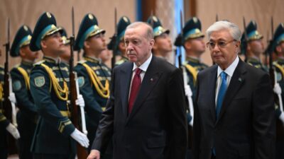 Cumhurbaşkanı Recep Tayyip Erdoğan, resmi temaslarda bulunmak üzere gittiği Kazakistan'ın