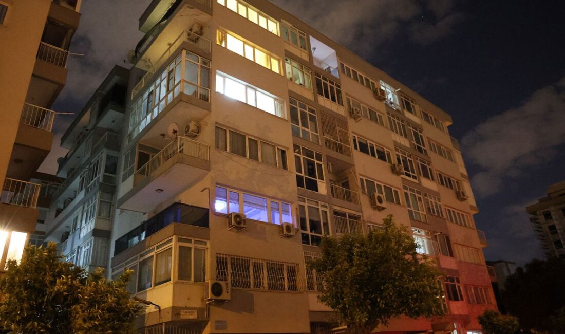 İzmir’in Bayraklı ilçesinde gece yarısı yaşanan aile içi kavga cinayetle