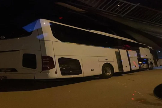 Mersin'den çıktıkları gezi turu dönüşünde Bursa'da İskender yemek için mola