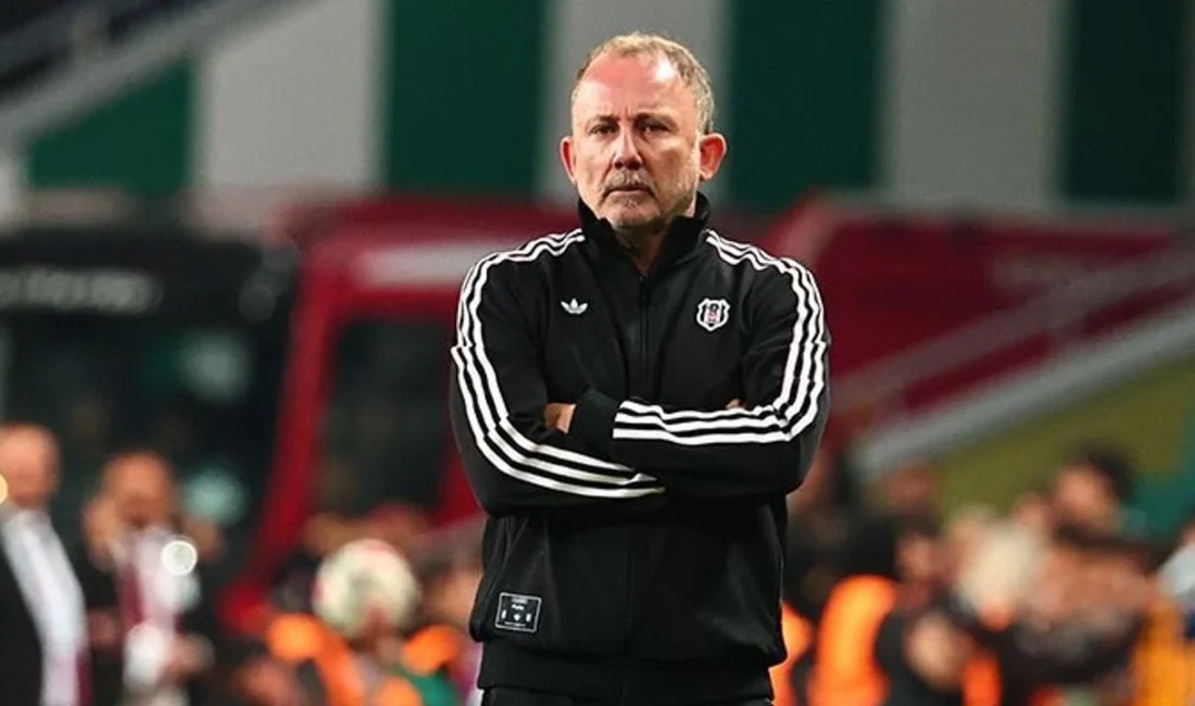 Beşiktaş Kulübü Başkanı Serdal Adalı ile teknik direktör Sergen Yalçın