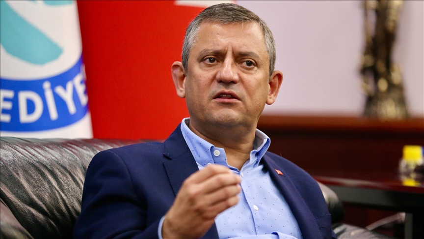 Mahkeme kararıyla (mutlak butlan) CHP Genel Başkanlığı görevinden alınan Özgür