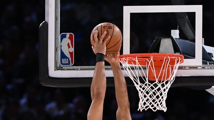 Amerikan Basketbol Ligi (NBA) play-off'larında San Antonio Spurs, sahasında Oklahoma
