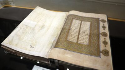 Mevlana Müzesi'ndeki, UNESCO tarafından Mevlana Celaleddin-i Rumi'nin kitaplarının en eski