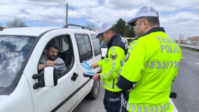 Afyonkarahisar’ın Şuhut ilçesinde trafik güvenliğine dikkat çekmek amacıyla ‘Bir Kural