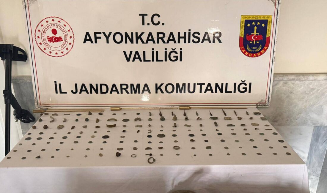 Afyonkarahisar İl Jandarma Komutanlığı ekipleri, Salar beldesinde adli makamlardan alınan