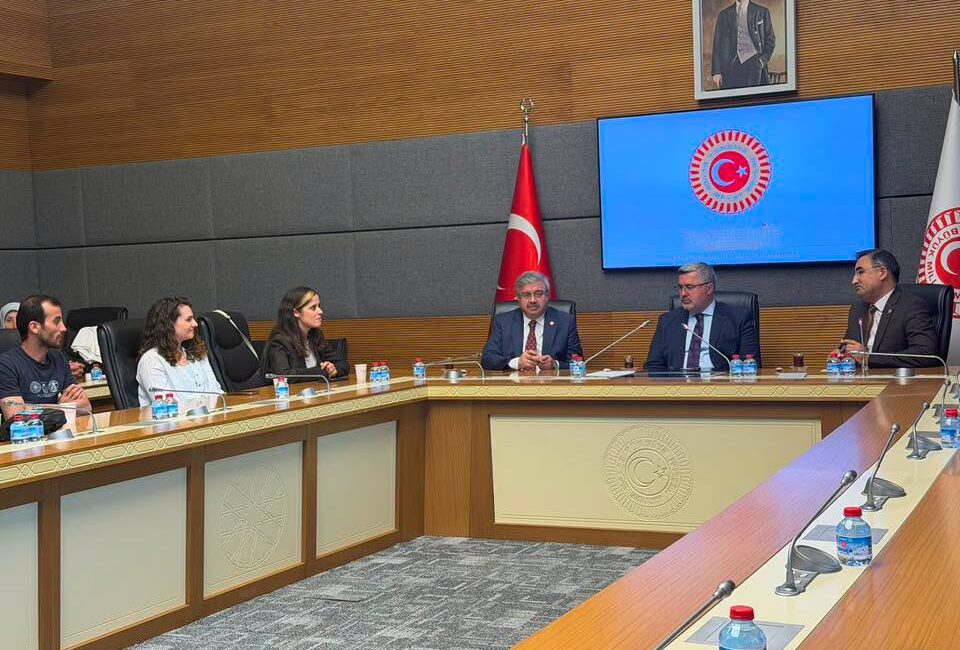 AK Parti Milletvekilleri İbrahim Yurdunuseven, Ali Özkaya ve Hasan Arslan,