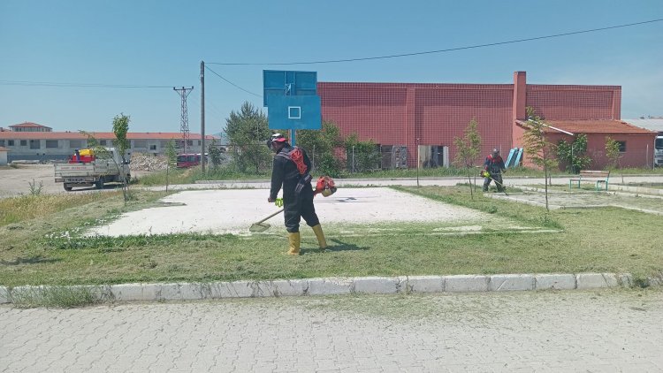 Şuhut'ta parklar baştan aşağı yenileniyor! 2 şuhut belediyesi