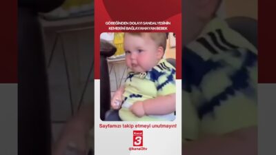 Göbeğinden dolayı sandalyesinin kemerini bağlayamayan bebek… 📶https://kanal3.com.tr/ Sosyal Medya Hesaplarımızı