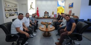 Afyonkarahisar Sebze ve Meyveciler Esnaf Odası Başkanı Veysel Gök, yönetimi