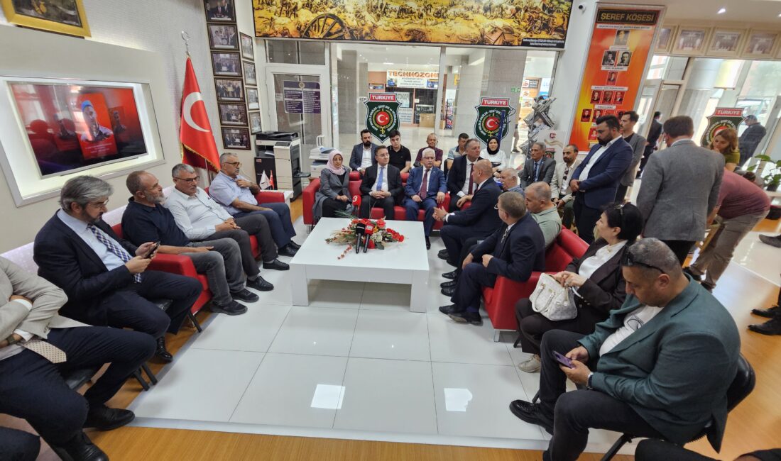 Bir dizi ziyaret ve temaslarda bulunmak üzere Afyonkarahisar’a gelen Demokrasi