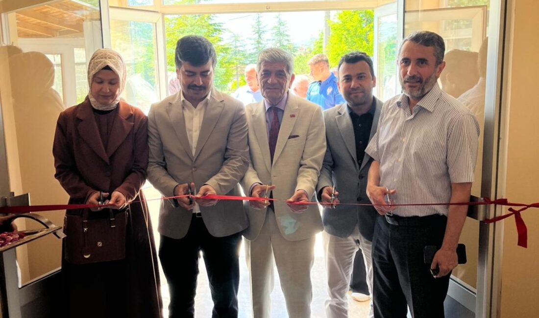 Kızılören Kaymakamı Mücahit Çetin ve Belediye Başkanı Ali Erol, ilçede