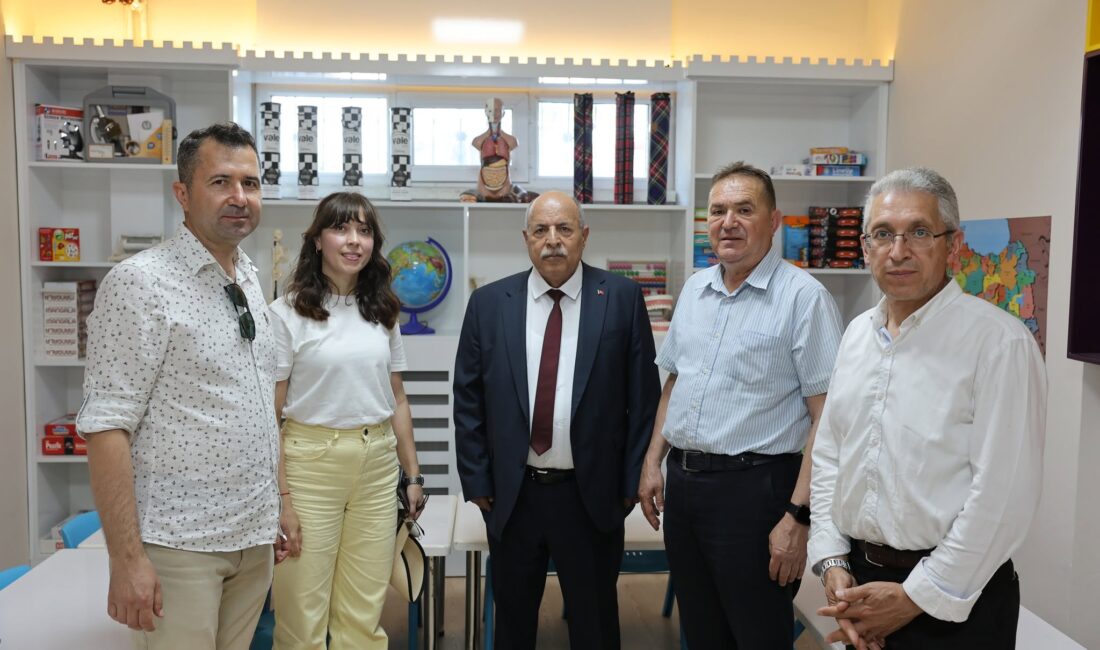 Sandıklı Ahmet Yumak Anaokulu'nda eğitim gören minik öğrenciler, düzenlenen muhteşem