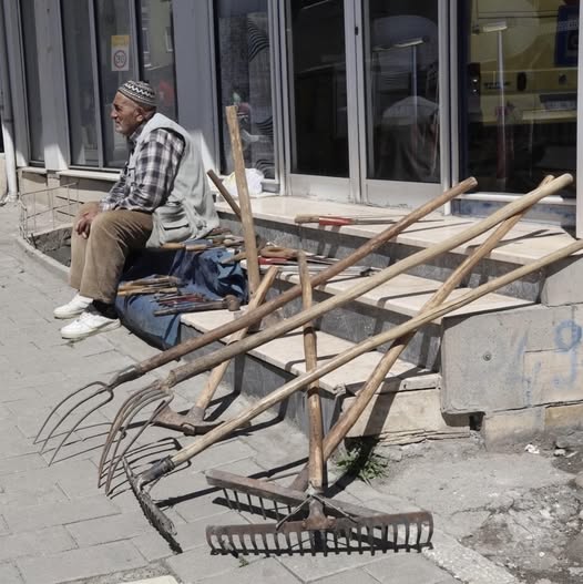 İddiaya göre, Erzurum’da tarlasını ve toprağını bırakmak zorunda kalan seksen