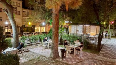 Afyonkarahisar’ın termali, seraları ve patatesiyle ünlü büyük ilçesi Sandıklı, yaz