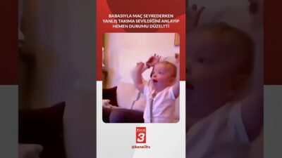 Babasıyla maç seyrederken yanlış takıma sevildiğini anlayıp hemen durumu düzeltti…